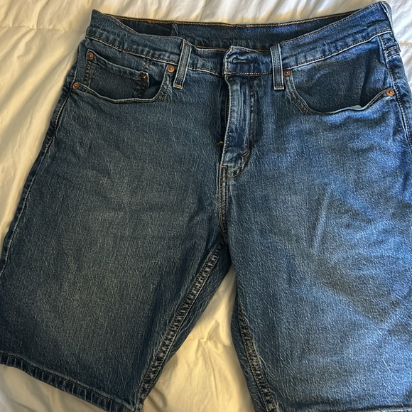 Levi’s men’s Jean Shorts - Picture 2 of 5